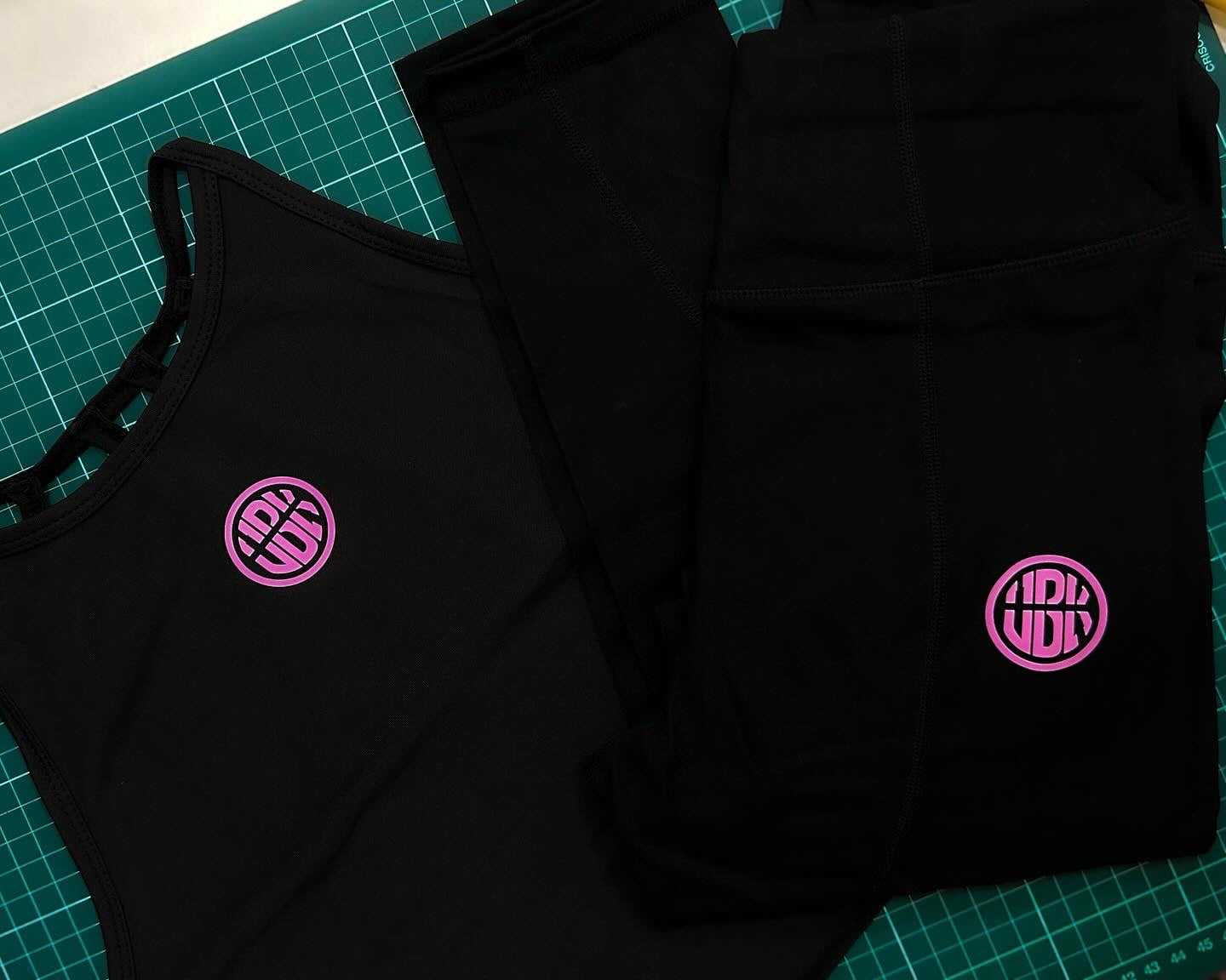 CROP TOP HALTER NEGRO